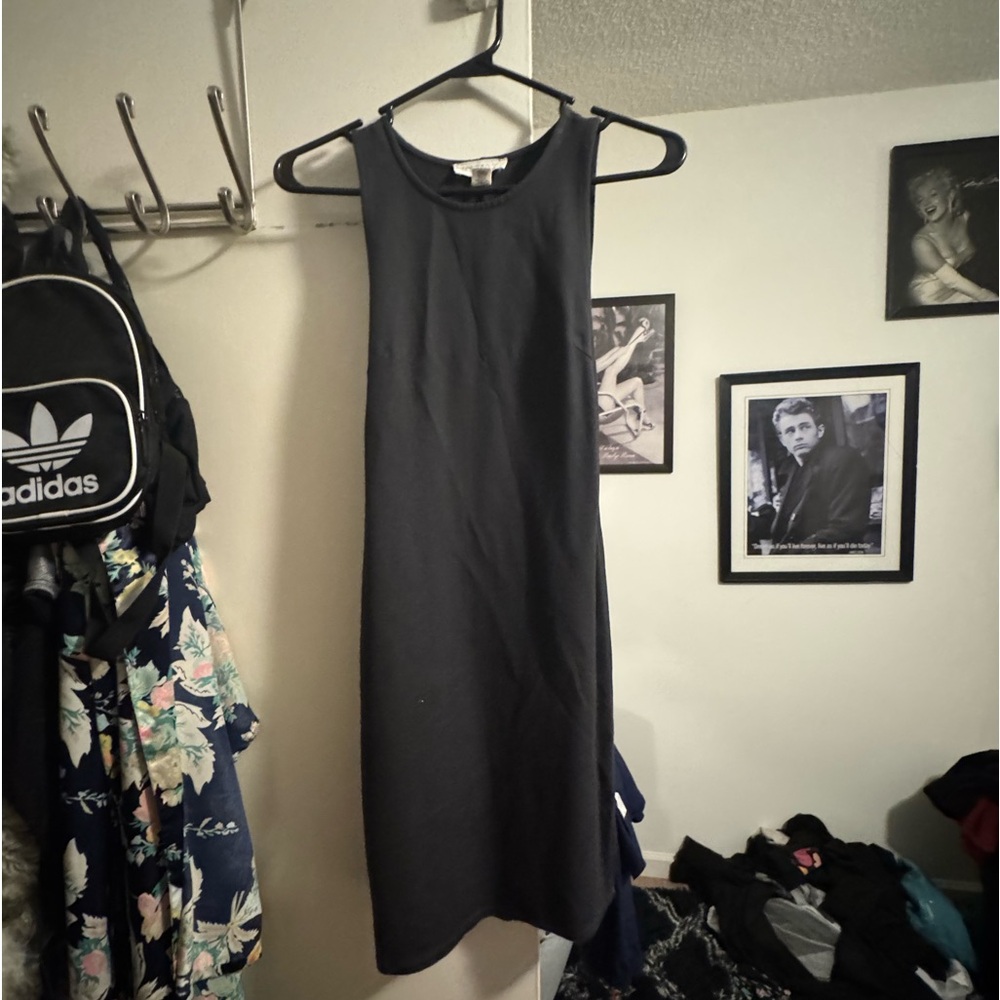 Black body con with slits